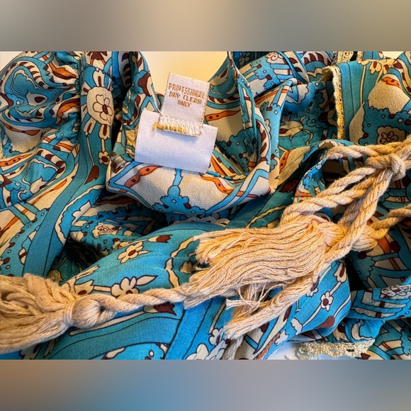 Plenty Silk Top (Gift with Purchase) - Picture 7 of 12